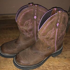Women’s Justin Round Toe Boots